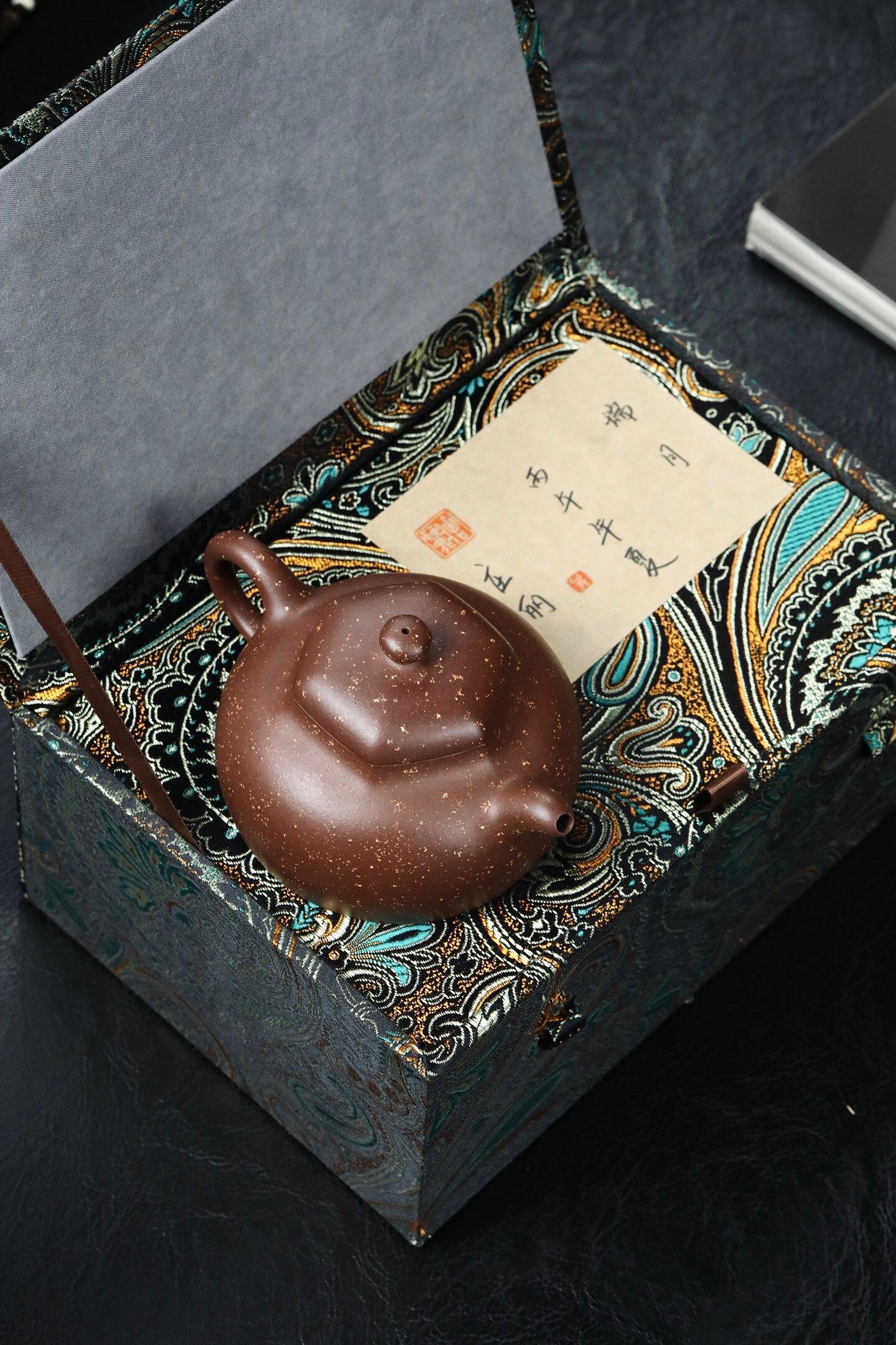 Yixing Teapot Buying Guide | How to Choose the Right Zisha Teapot